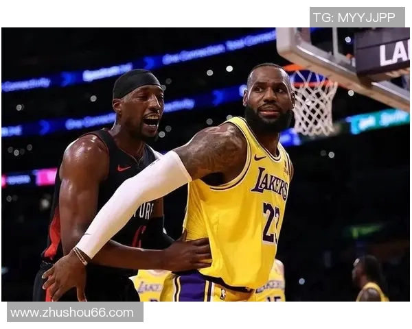 湖人对热火的较量虽败犹荣展现球队韧性与拼搏精神