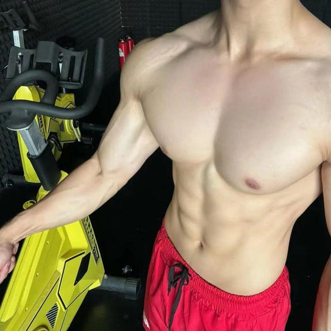 中欧体育APP5个HIIT训练动作高效燃烧脂肪帮你减掉啤酒肚(图1)