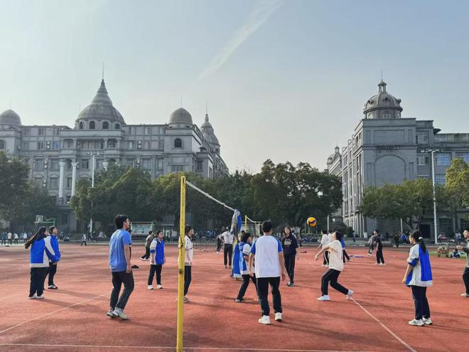 中欧体育下载中小学生每天体育锻炼不低于2小时成都最新政策来了(图5)