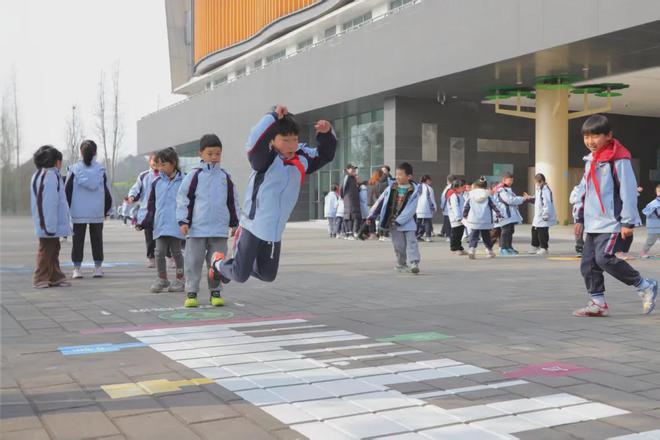 中欧体育下载中小学生每天体育锻炼不低于2小时成都最新政策来了(图10)