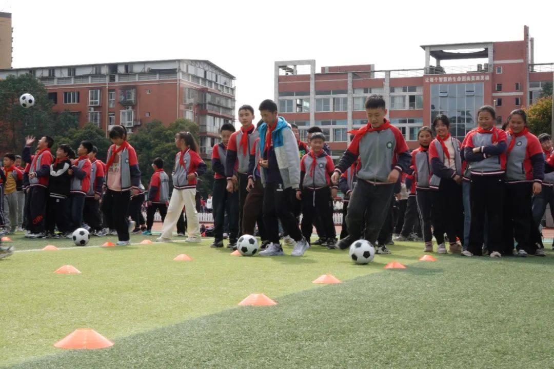 中欧体育网址井研：全面推行“每日运动两小时” 筑牢学生健康基石(图2)