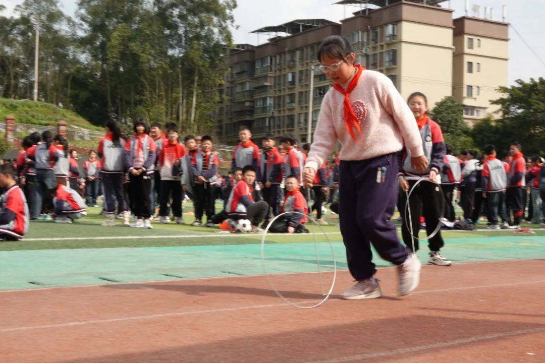 中欧体育网址井研：全面推行“每日运动两小时” 筑牢学生健康基石(图3)