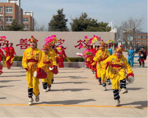 中欧体育官网烟台：“双大课间”体育改革 破解“课间圈养”难题(图1)
