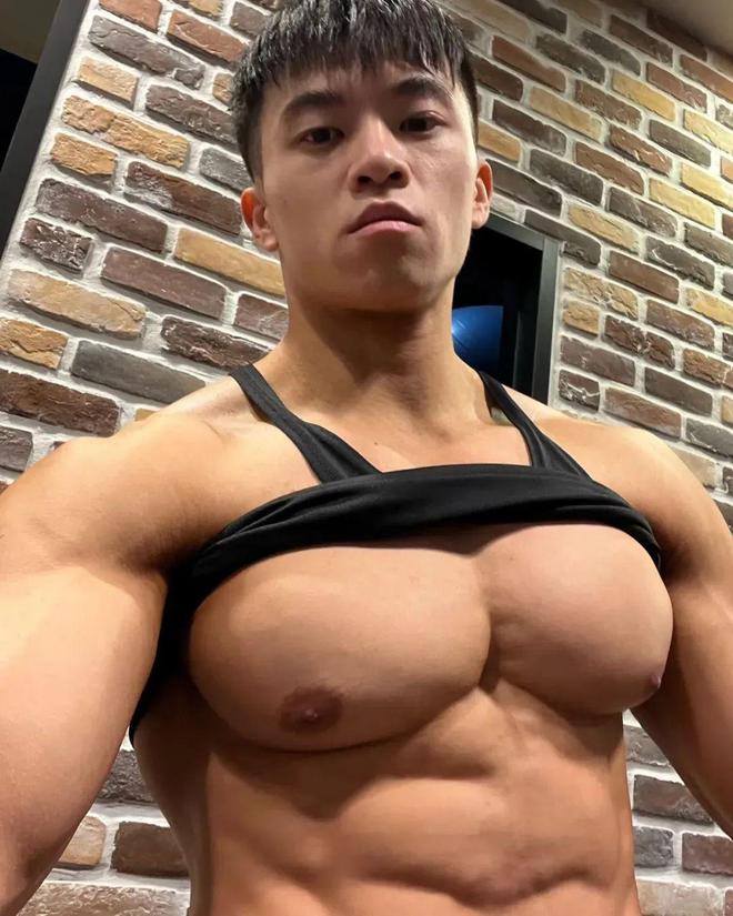 6个胸部训练动作打造“撑爆”背心的饱满胸肌(图2)