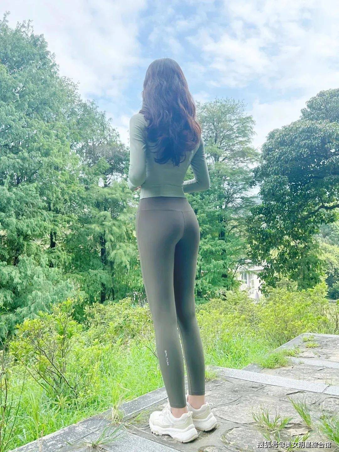 瑜伽裤的天花板太美妙了(图3)
