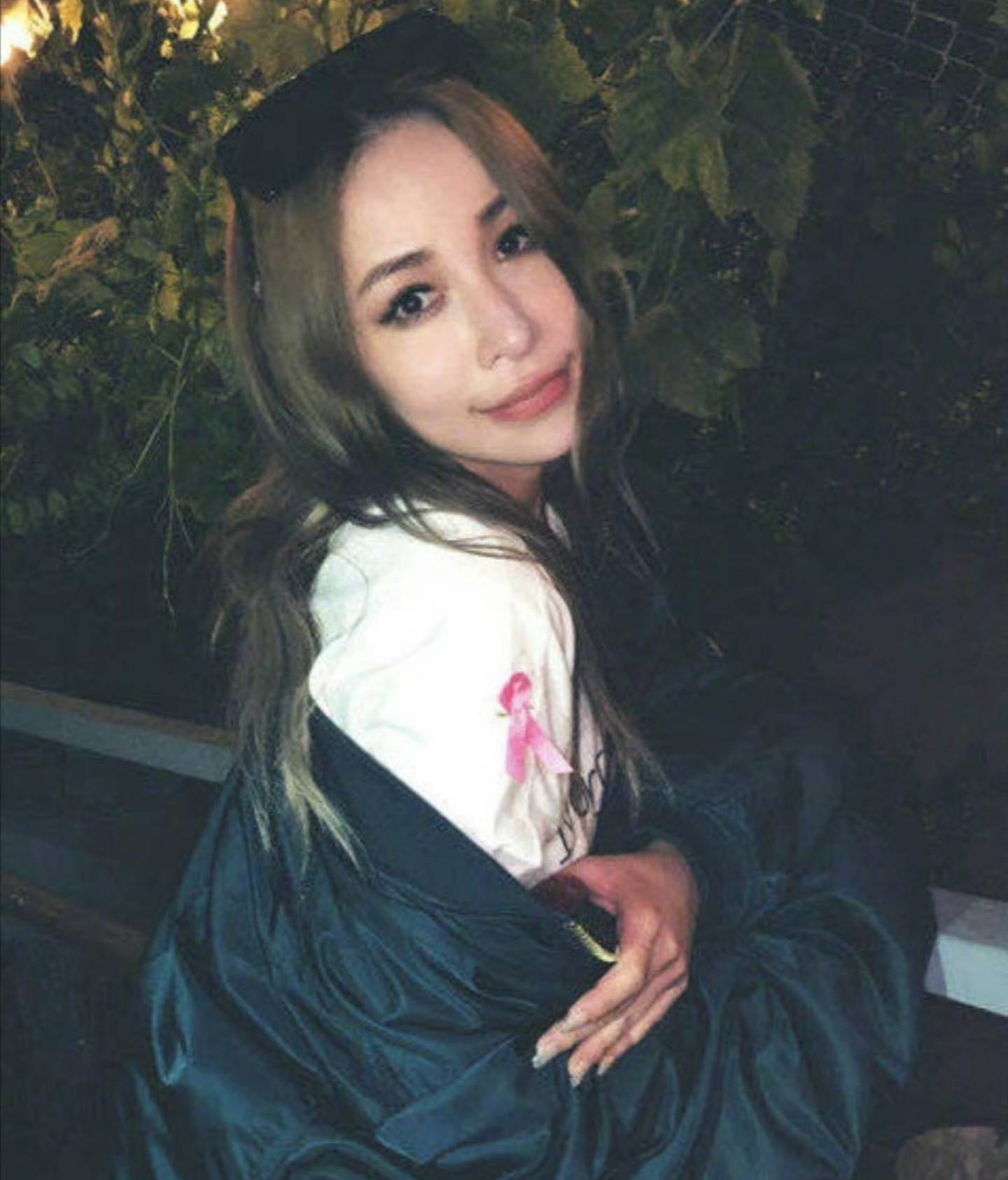 中欧体育入口女星萧亚轩晒瑜伽健身照片倒立蹬腿高难度曾在浴室摔倒动手术(图2)