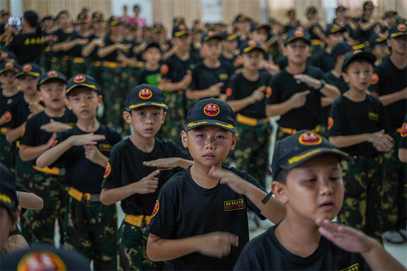 夏令营：提高孩子身体素质与户外活中欧体育网址动能力(图2)